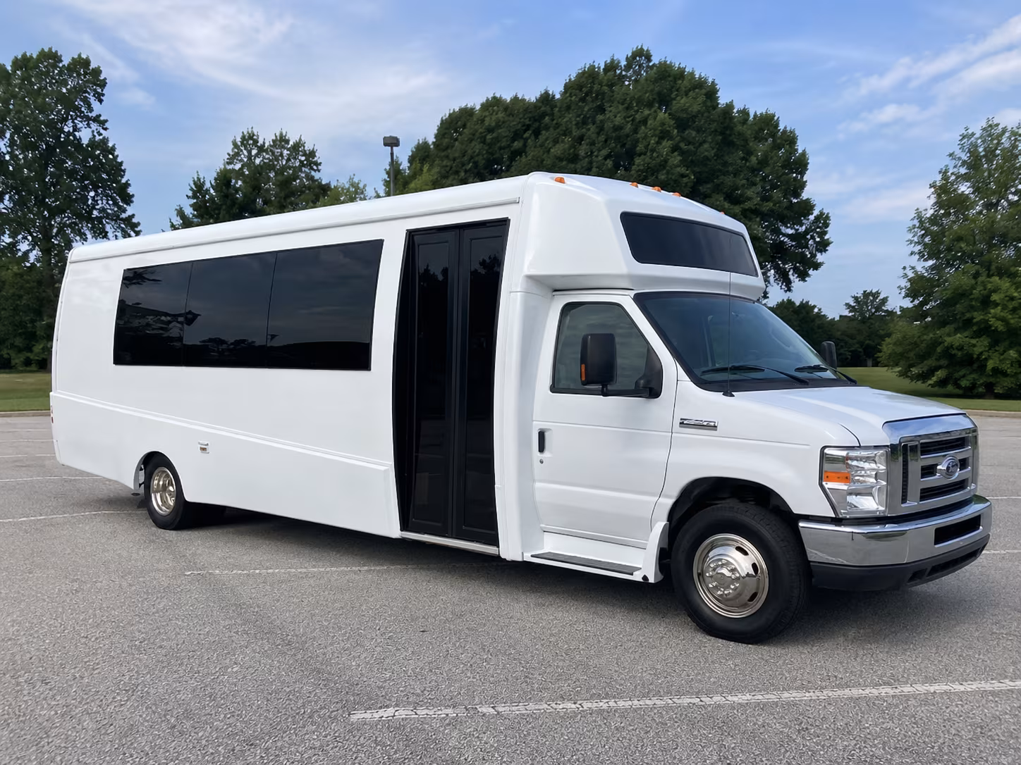 concord 18 passenger party bus